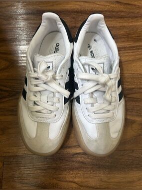 ADIDAS SAMBA Shoes. Kids. Size 5.5